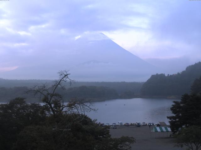 精進湖からの富士山