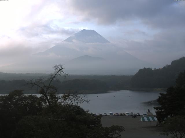 精進湖からの富士山