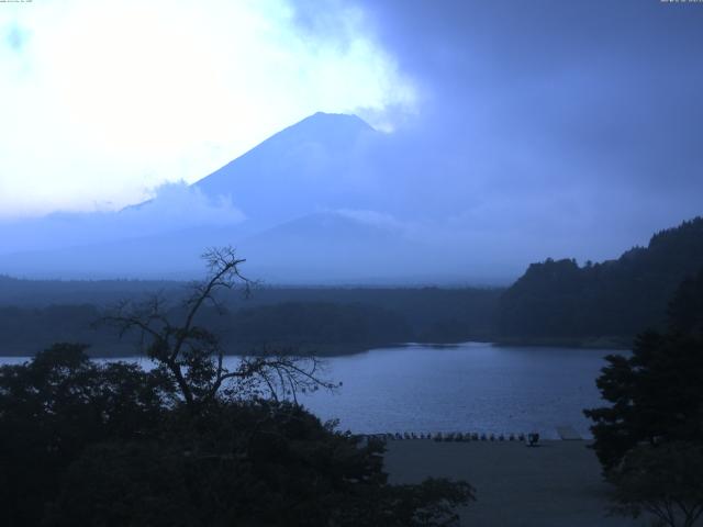 精進湖からの富士山