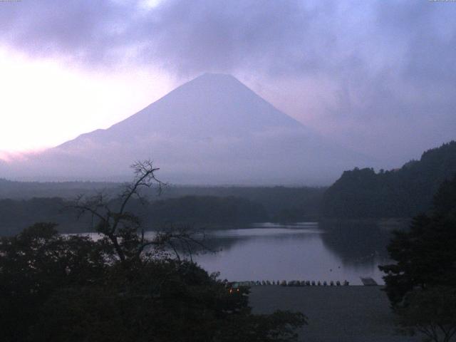 精進湖からの富士山