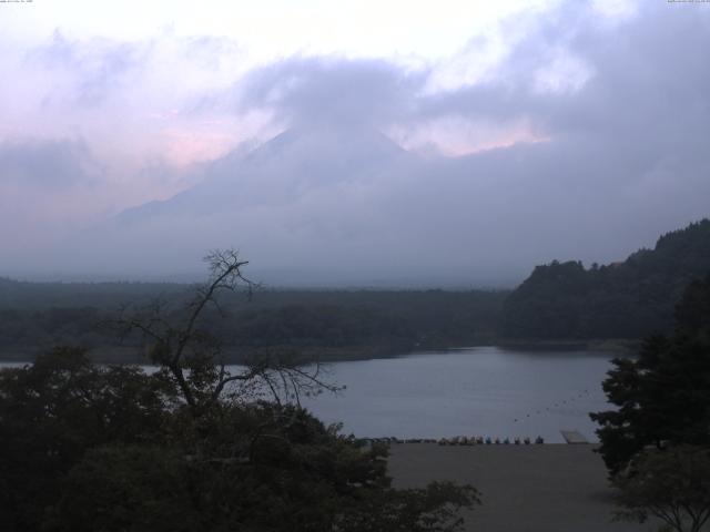 精進湖からの富士山