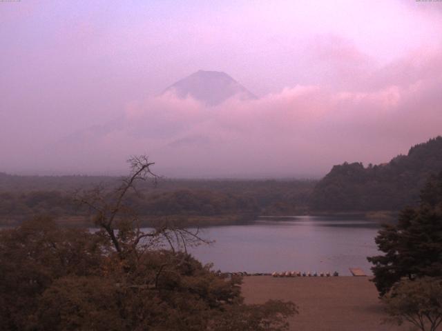 精進湖からの富士山