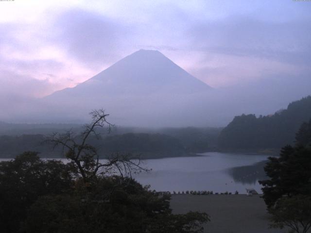 精進湖からの富士山