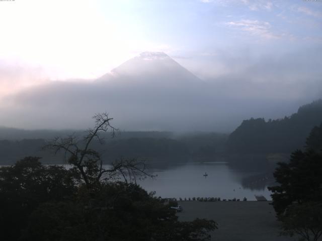 精進湖からの富士山