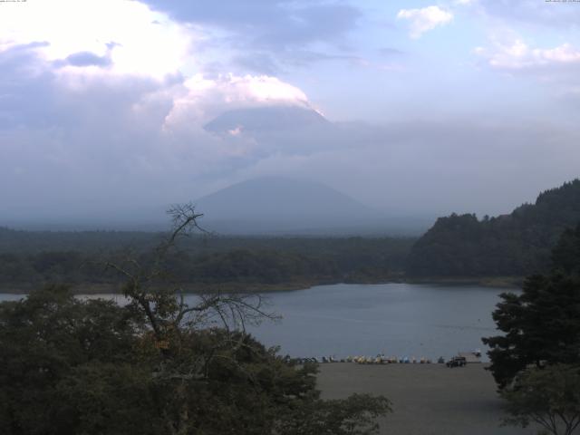 精進湖からの富士山