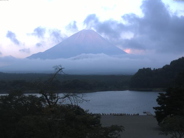 精進湖からの富士山