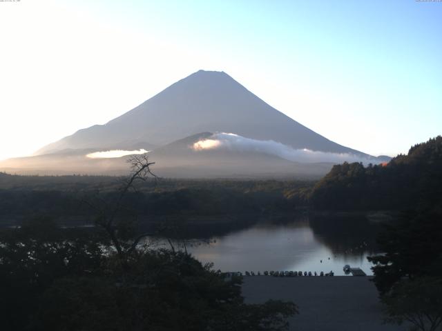精進湖からの富士山