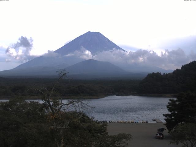 精進湖からの富士山