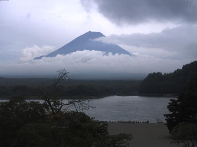 精進湖からの富士山