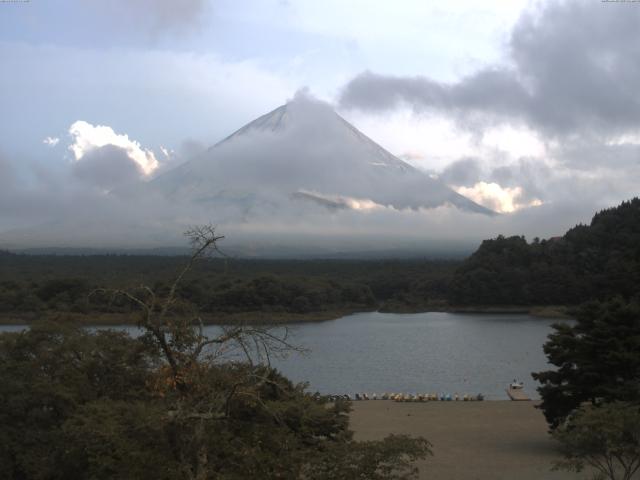 精進湖からの富士山