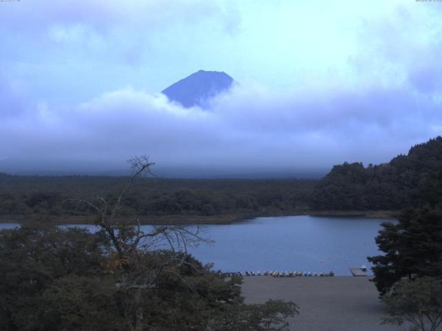 精進湖からの富士山