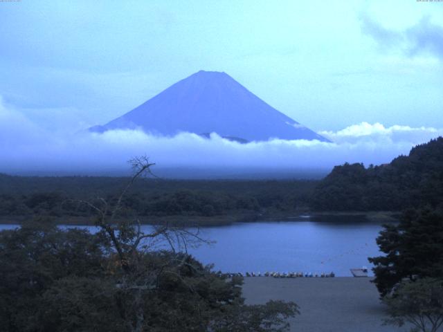精進湖からの富士山
