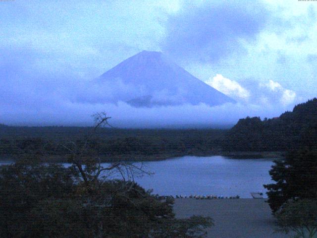 精進湖からの富士山