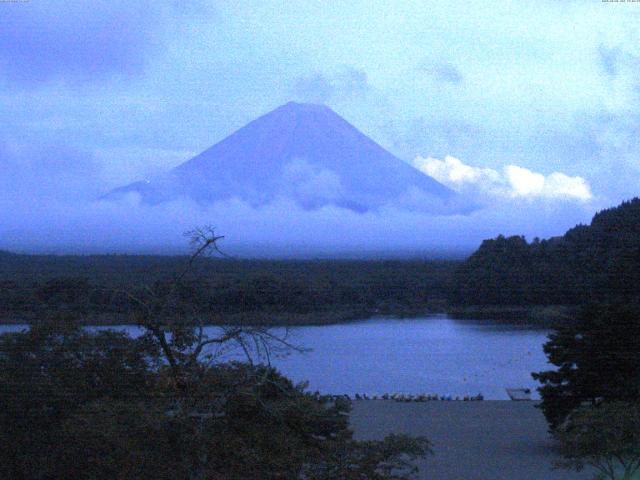精進湖からの富士山