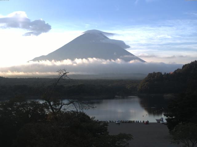 精進湖からの富士山