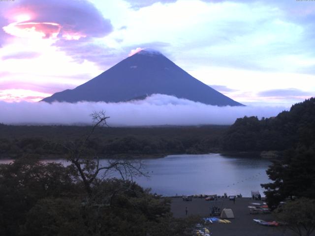 精進湖からの富士山