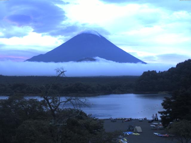 精進湖からの富士山