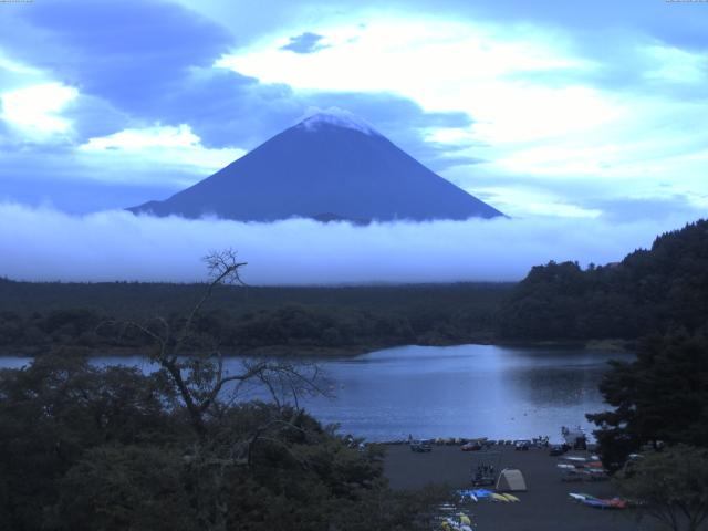 精進湖からの富士山