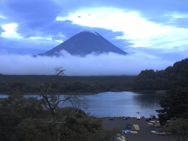 精進湖からの富士山