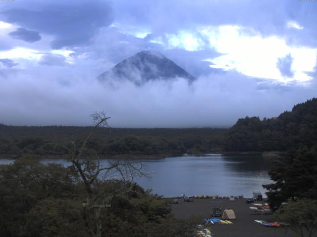 精進湖からの富士山