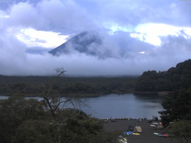 精進湖からの富士山