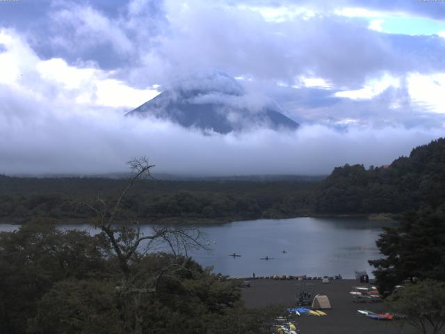 精進湖からの富士山