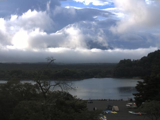 精進湖からの富士山
