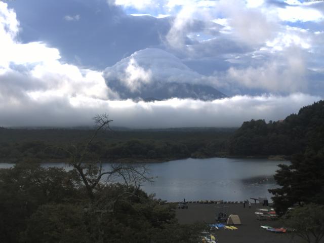 精進湖からの富士山
