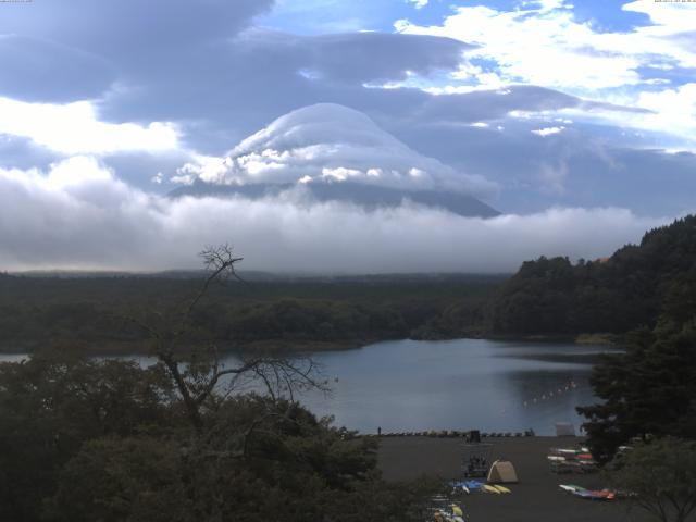 精進湖からの富士山