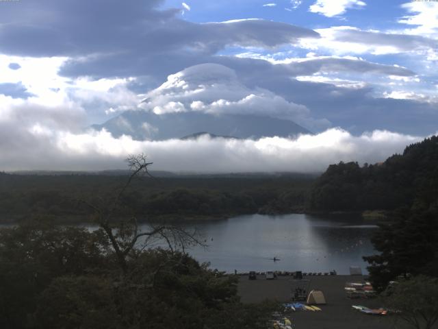 精進湖からの富士山