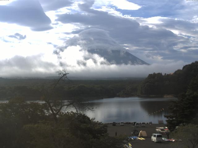 精進湖からの富士山