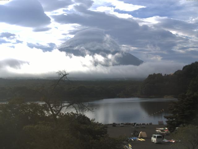 精進湖からの富士山