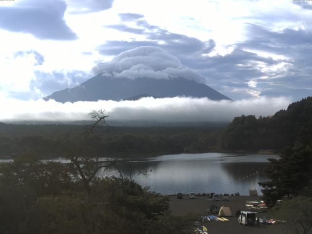 精進湖からの富士山