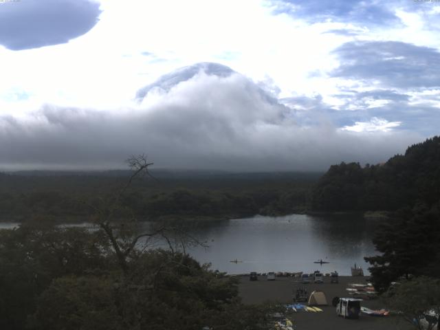精進湖からの富士山