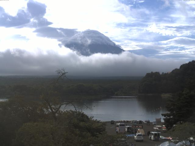 精進湖からの富士山