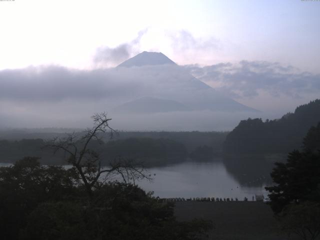 精進湖からの富士山