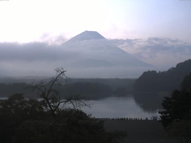 精進湖からの富士山