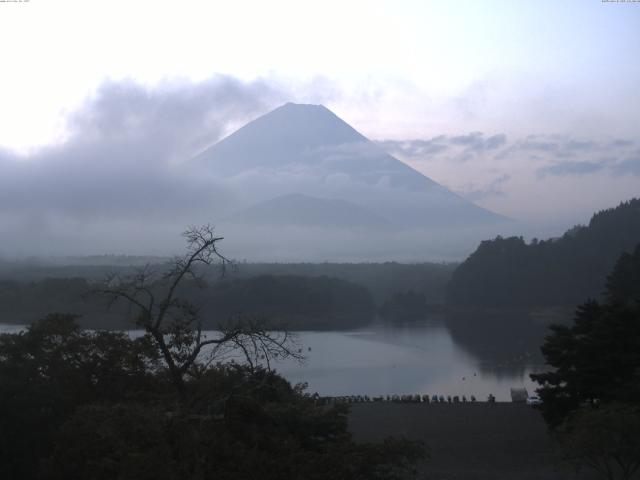 精進湖からの富士山