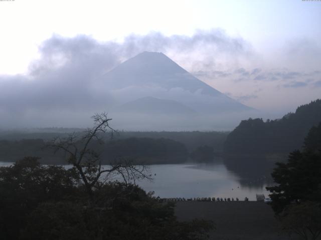 精進湖からの富士山