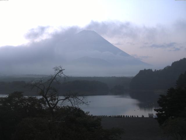 精進湖からの富士山