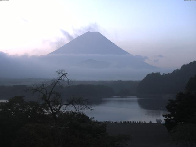 精進湖からの富士山