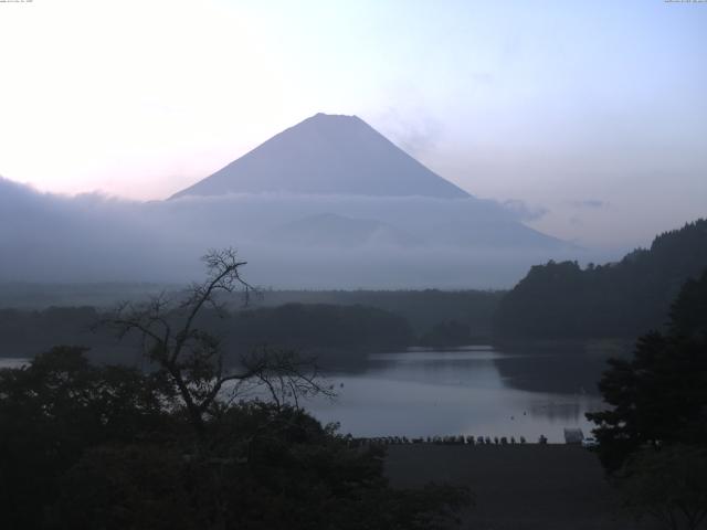 精進湖からの富士山