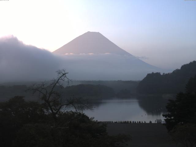 精進湖からの富士山
