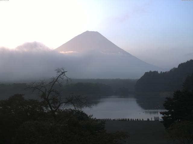 精進湖からの富士山