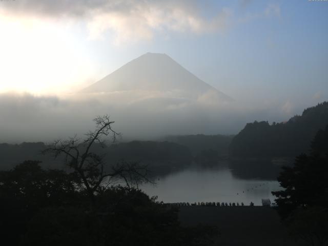 精進湖からの富士山