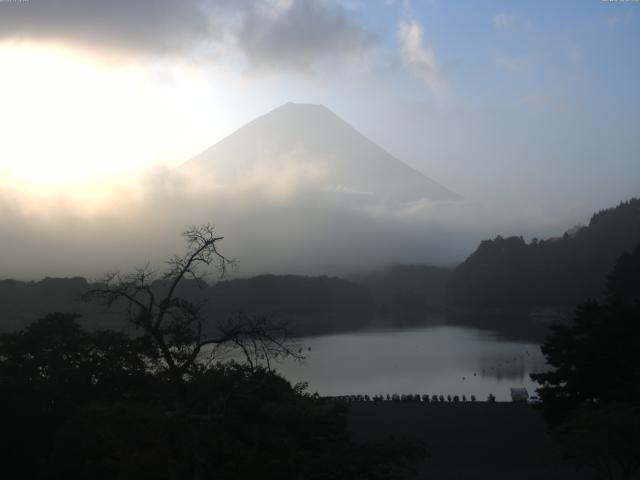 精進湖からの富士山