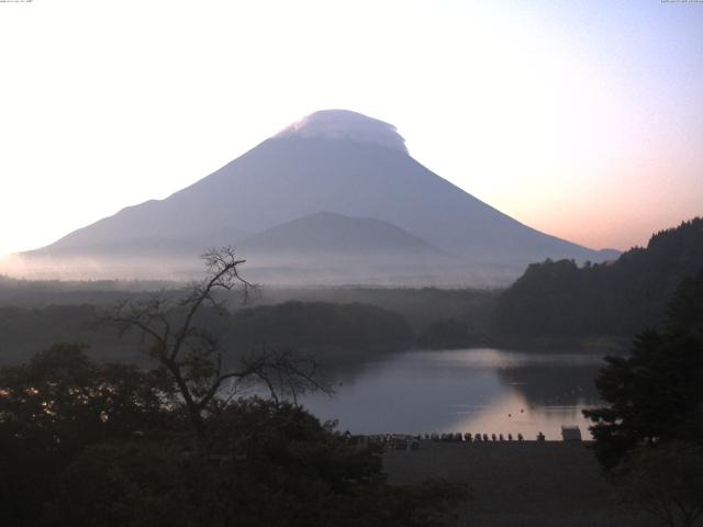 精進湖からの富士山