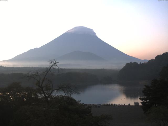 精進湖からの富士山