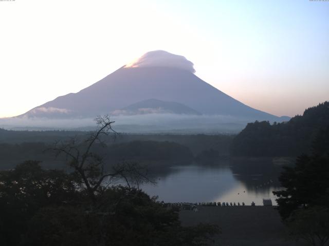 精進湖からの富士山