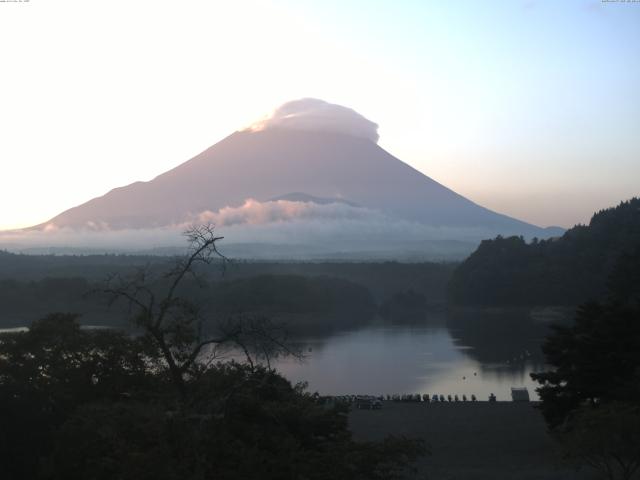 精進湖からの富士山